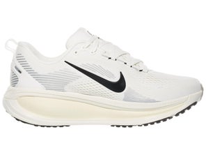 Nike Vomero 18 angled paired view