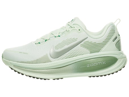 Nike Vomero 18\Womens Shoes\Green/Metallic Silver