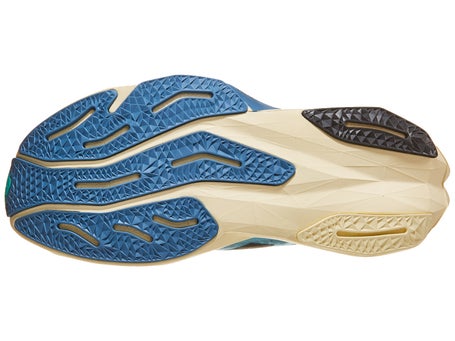 New Balance FuelCell Rebel v4 Men display picture 3