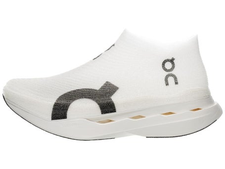 On Cloudboom Strike LS\Unisex Shoes\White/Black