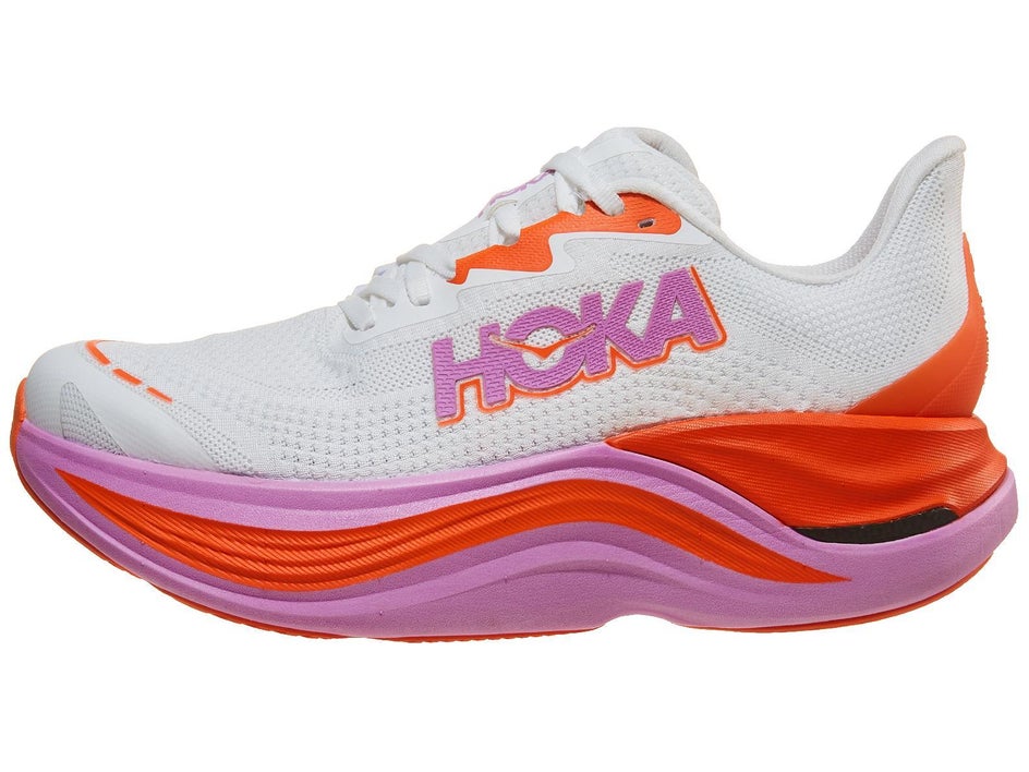 Women's Skyward X left shoe facing left