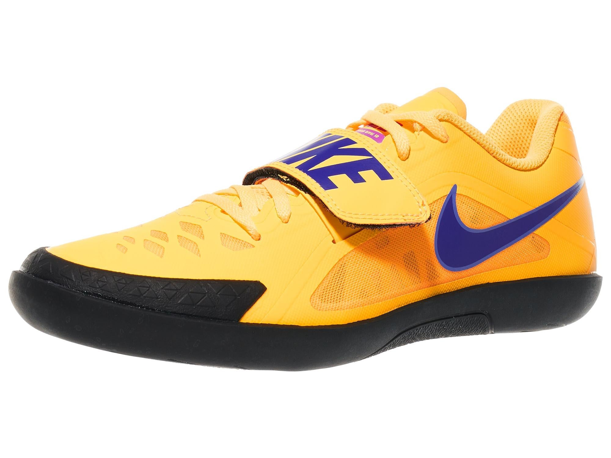 Angled view of Nike Zoom Rival SD throw shoe in Crimson/Lime color