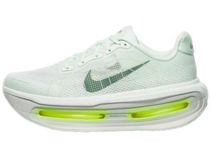 Nike Vomero Premium review- left shoe facing left