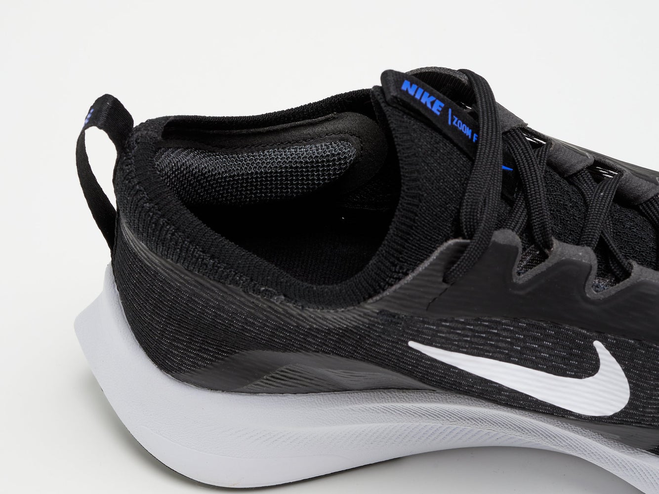 zoom fly flyknit weight