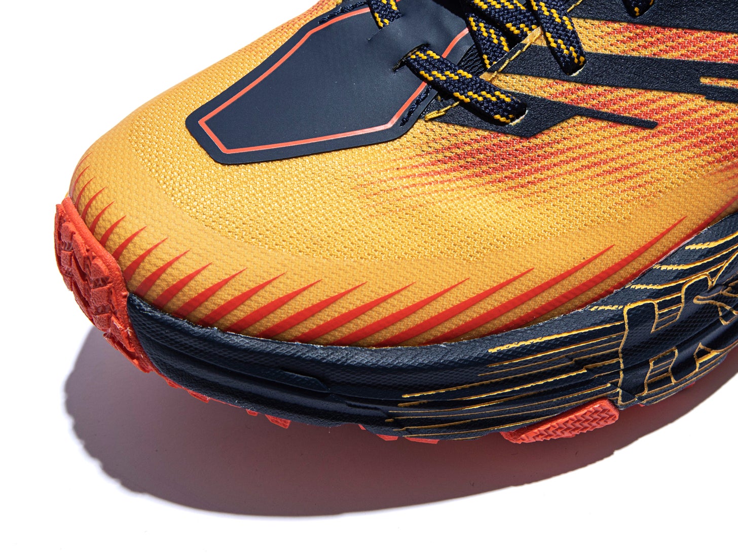 hoka one one speedgoat 4 mid