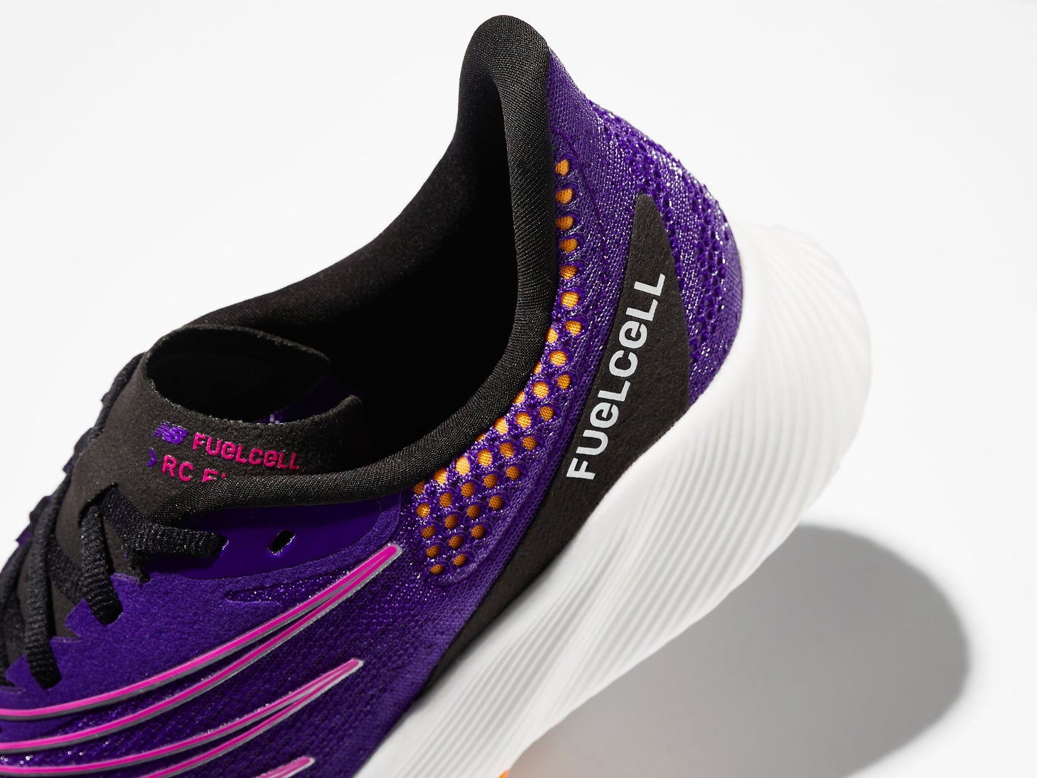 fuelcell rc elite v2 vs vaporfly