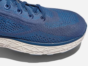 Altra Escalante 2.5 side view toe box
