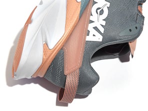 HOKA ONE ONE Elevon 2- heel view