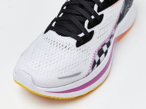 Saucony Endorphin Shift 2 review lateral view toe box 