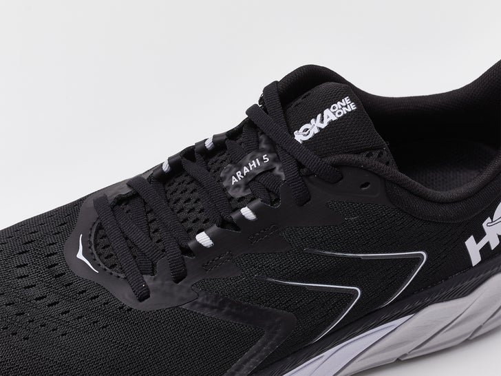 HOKA ONE ONE Arahi 5 Review Upper