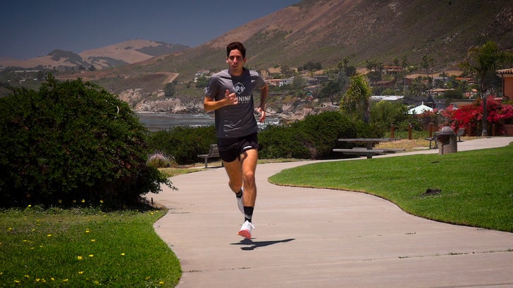 HOKA ONE ONE Clifton Edge- Connor running