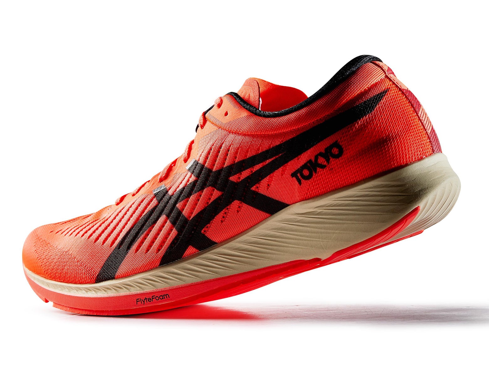 How Rockered Shoes Make Running Easier | Running Warehouse
